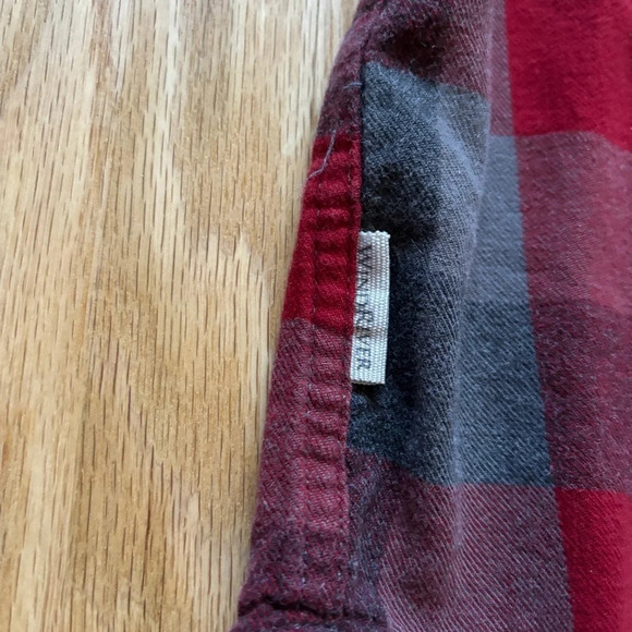 Wind River | Modern Fit Black & Red Plaid 100% Cotton ButtonUp Long Sleeve Shirt - Picture 7 of 8